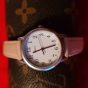 Vintage Ladies‎ Timex Quartz Indiglo Watch Blush Pink Leather Band TW2U29700